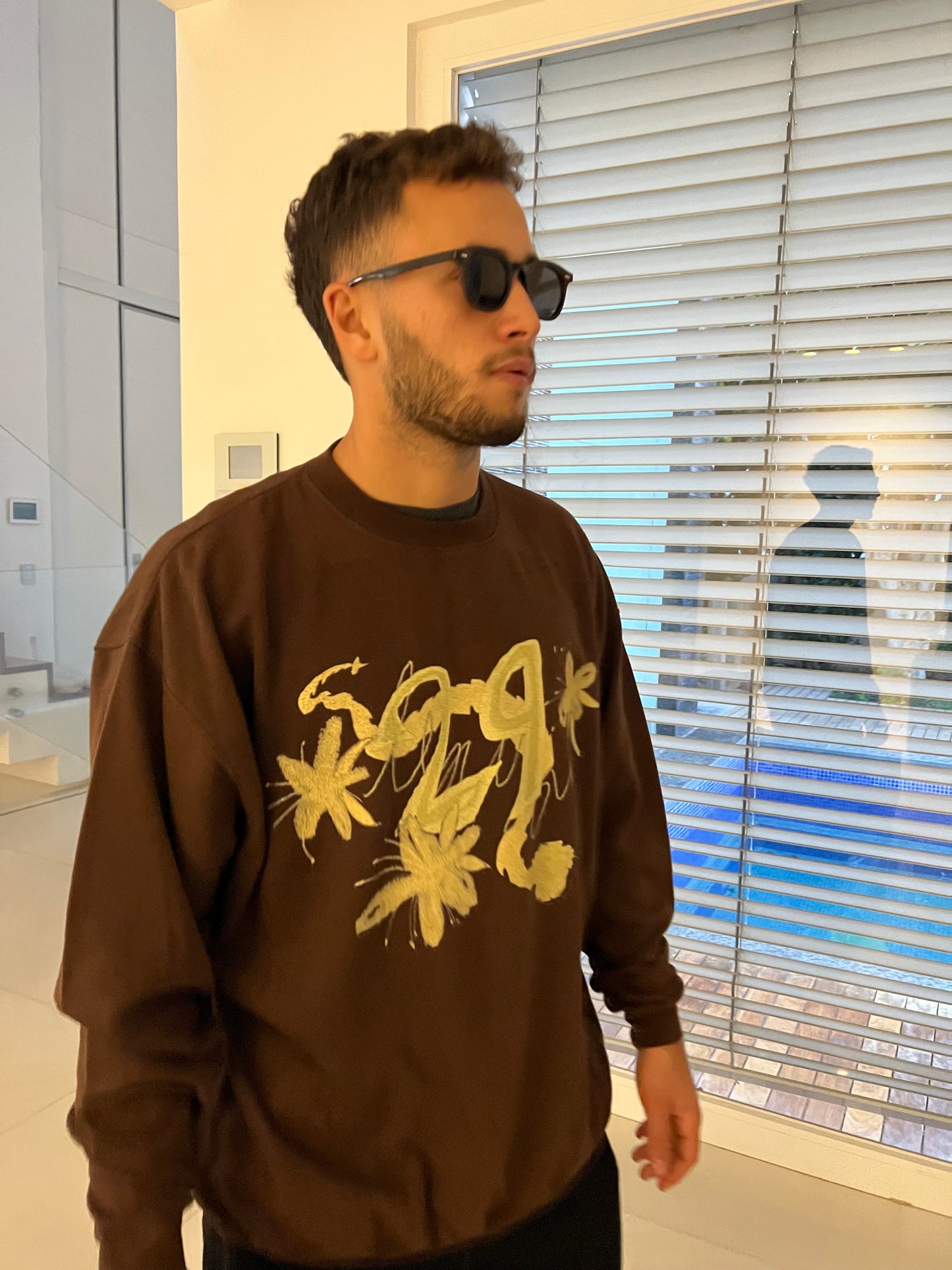 29 brown sweatshirt